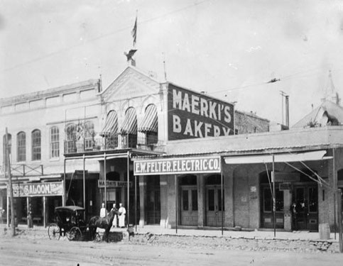 historical black and white photo of the old bakery building when Lundberg-Maerki owned and operated it